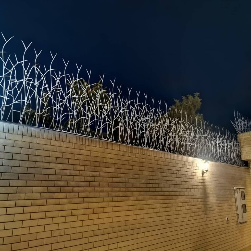 ساخت حفاظ امنیتی با شاخه‌های بلند و مایل