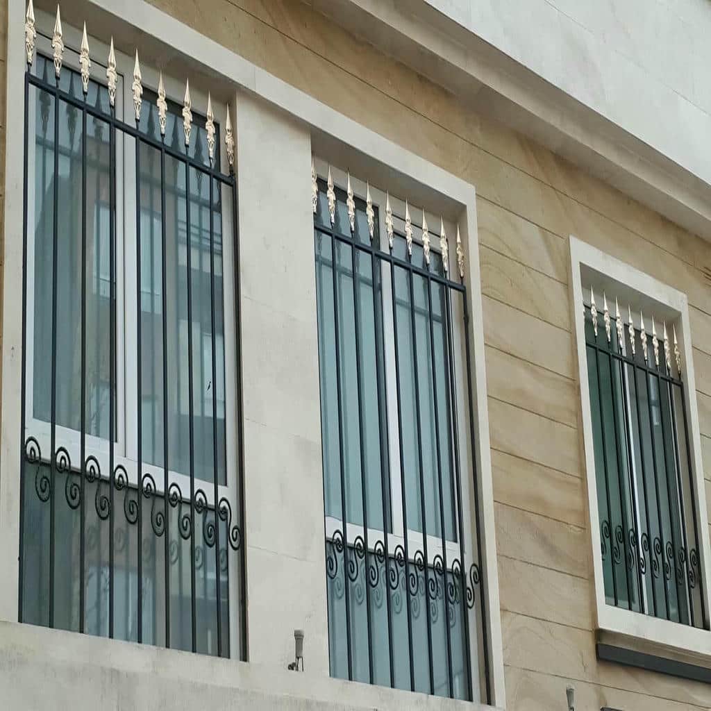 خرید حفاظ پنجره جای گلدان دار متناسب با پروژه