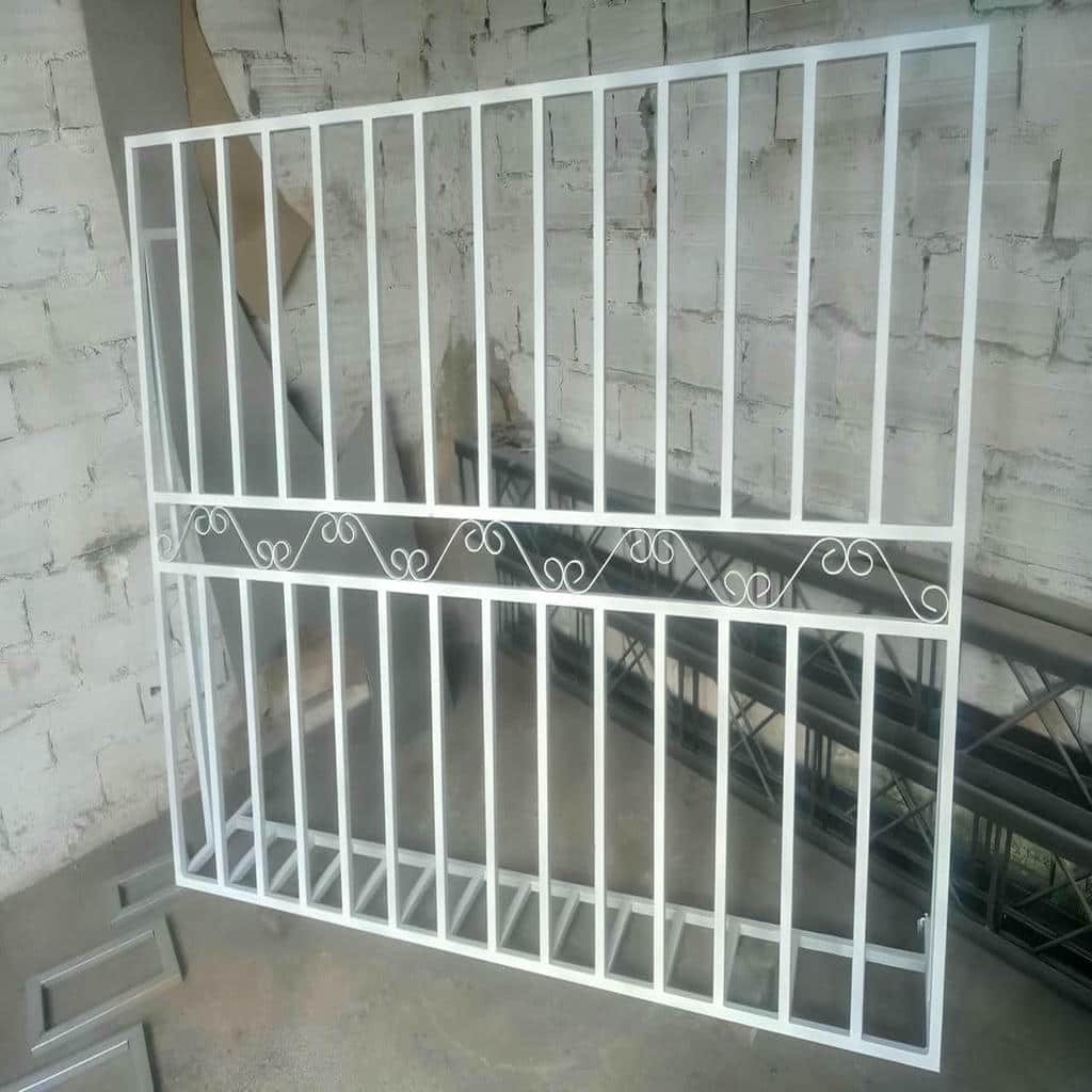 مدل محفظه ای حفاظ پنجره گلدان دار برای دهانه عریض