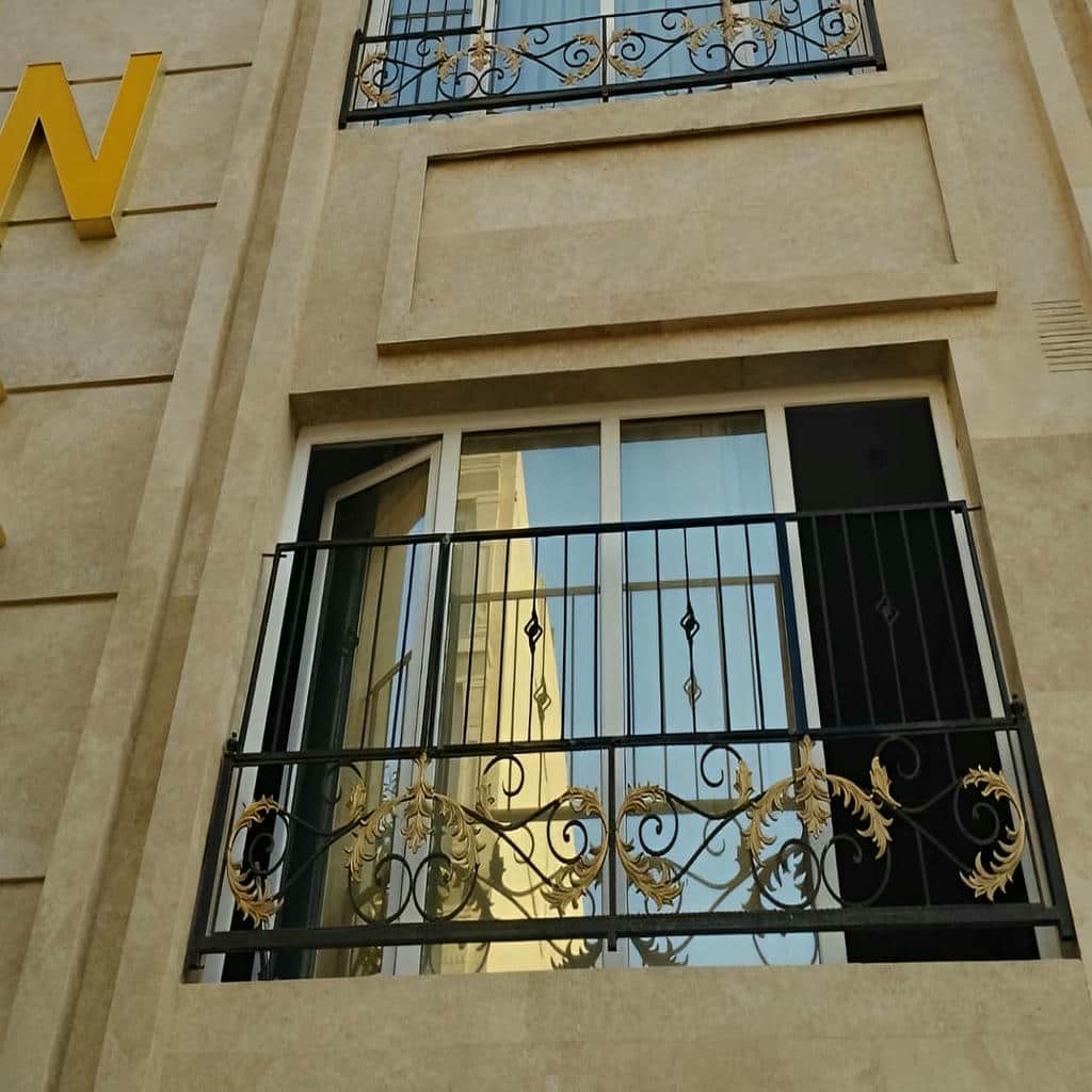 مدل دوطبقه حفاظ پنجره گلدان دار برای ارتفاع آزاد