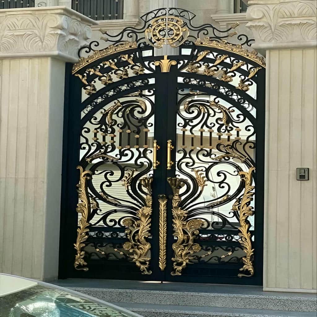خرید درب ویلایی قاب دار محوطه مدرن