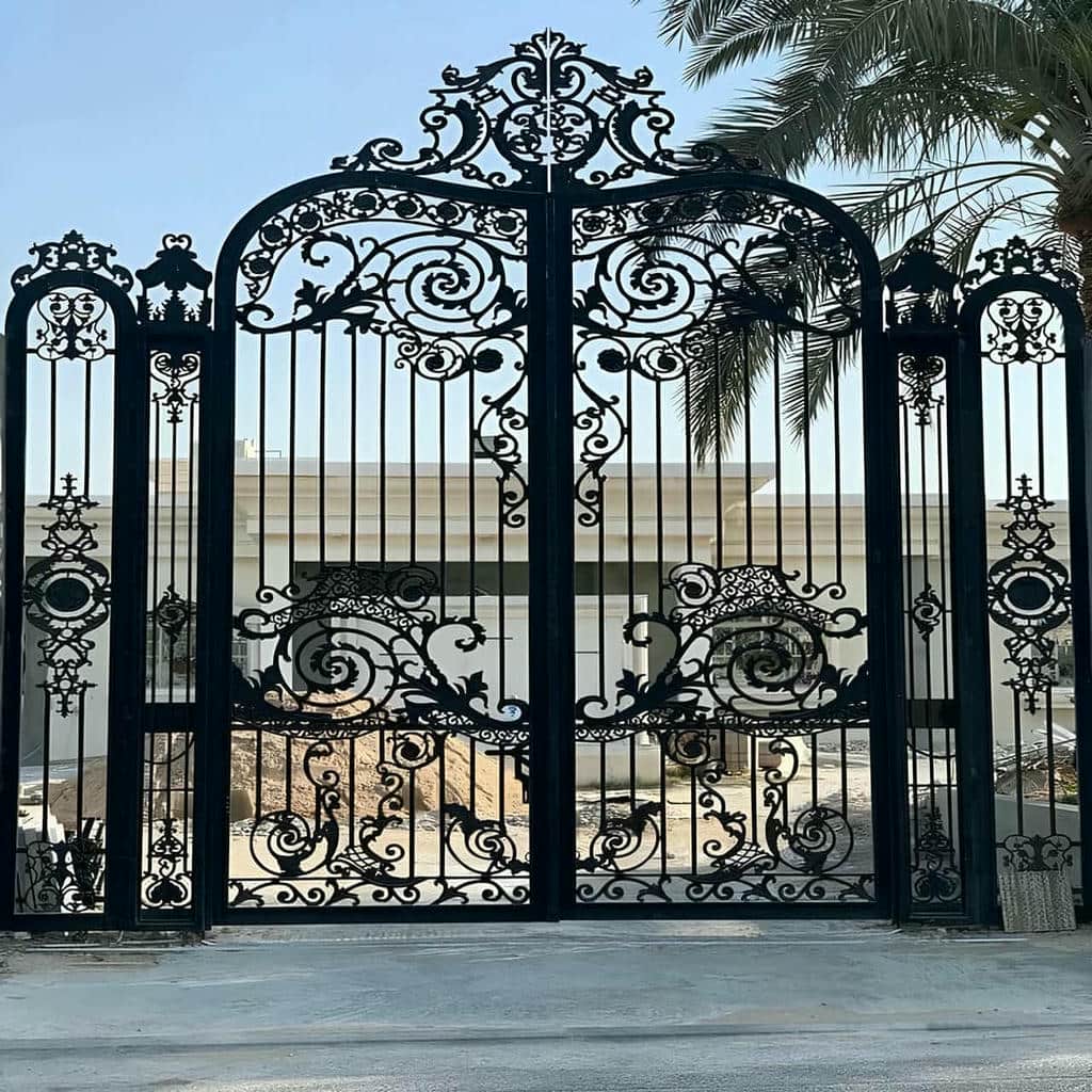 9 مدل درب حیاط نمای آجری