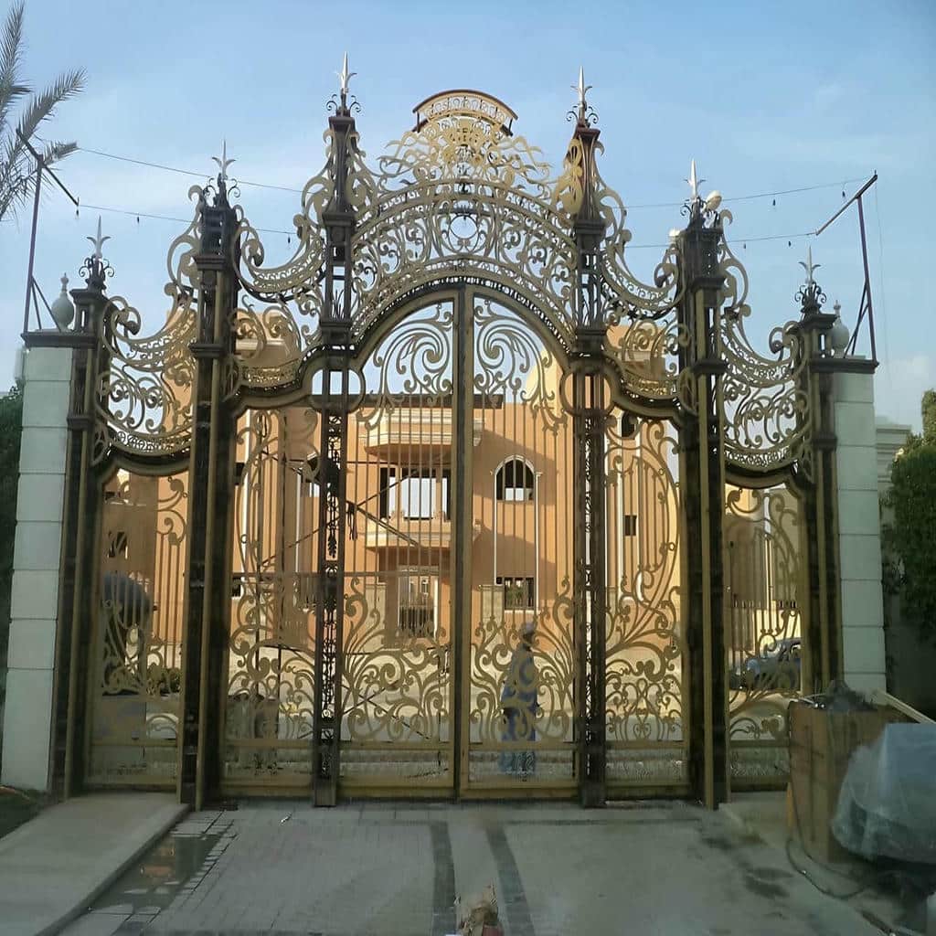 خرید درب حیاط ویلایی قوسی متناسب با نما