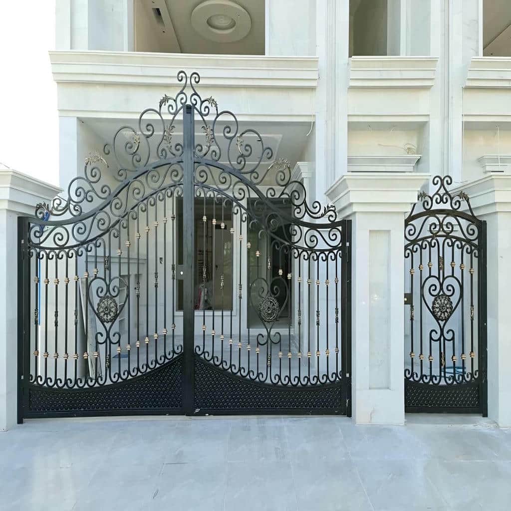 فروش درب حیاط ورق پانچ با طرح هندسی