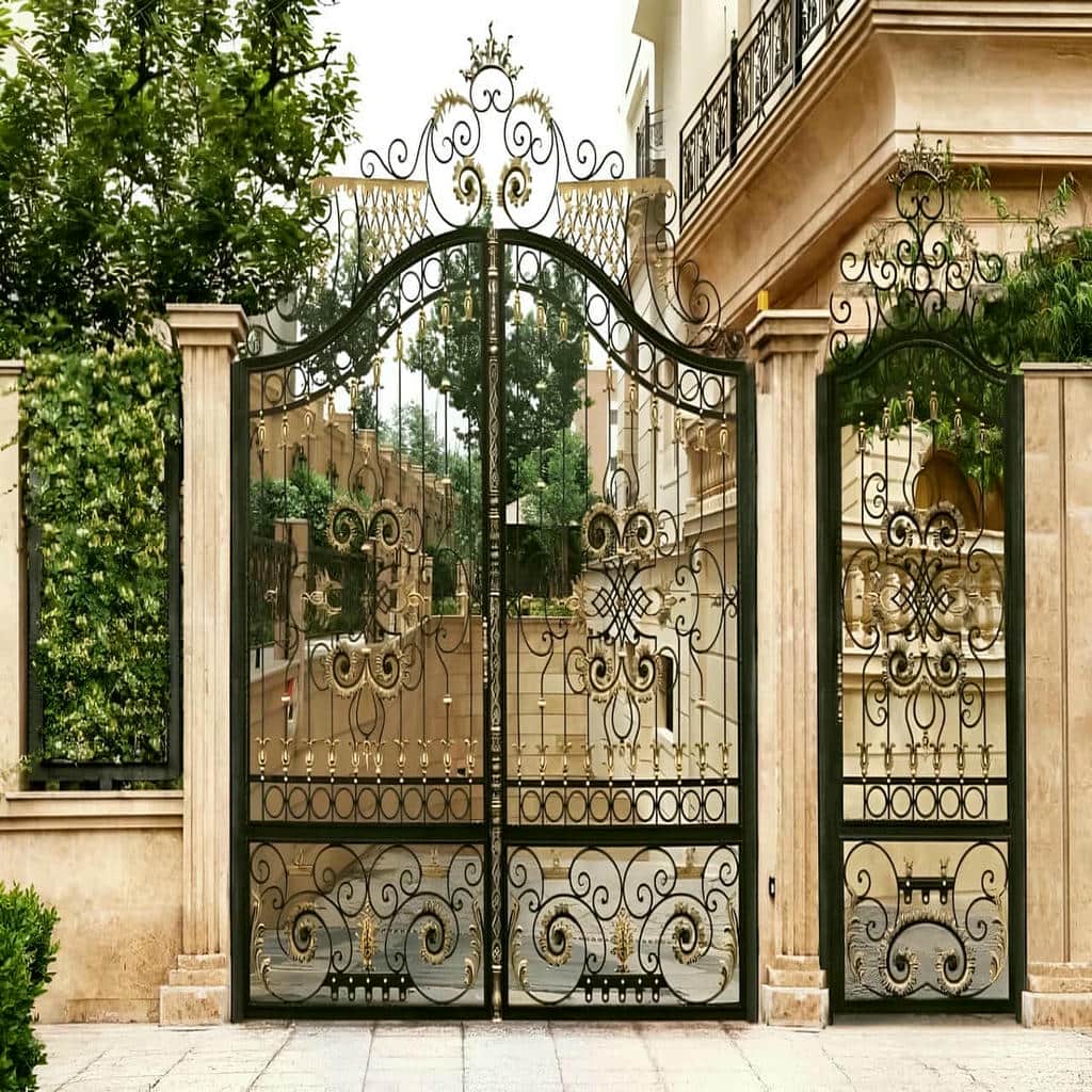 سفارش درب پارکینگ لوکس ورودی ویلا کلاسیک