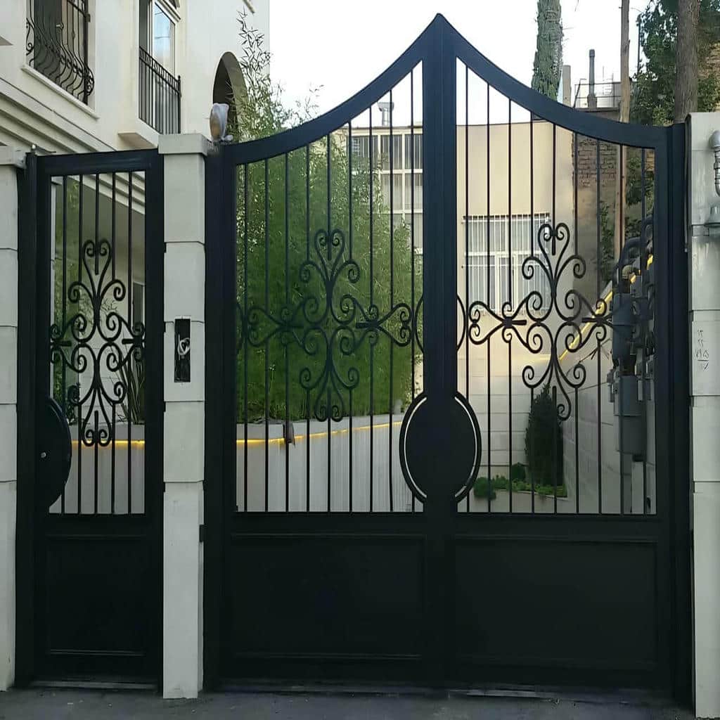 مقایسه درب حیاط ویلایی قوسی پیش از ثبت سفارش