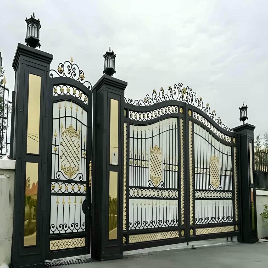 نصب درب پارکینگ طرح چوب ترموود با کلاف مقاوم