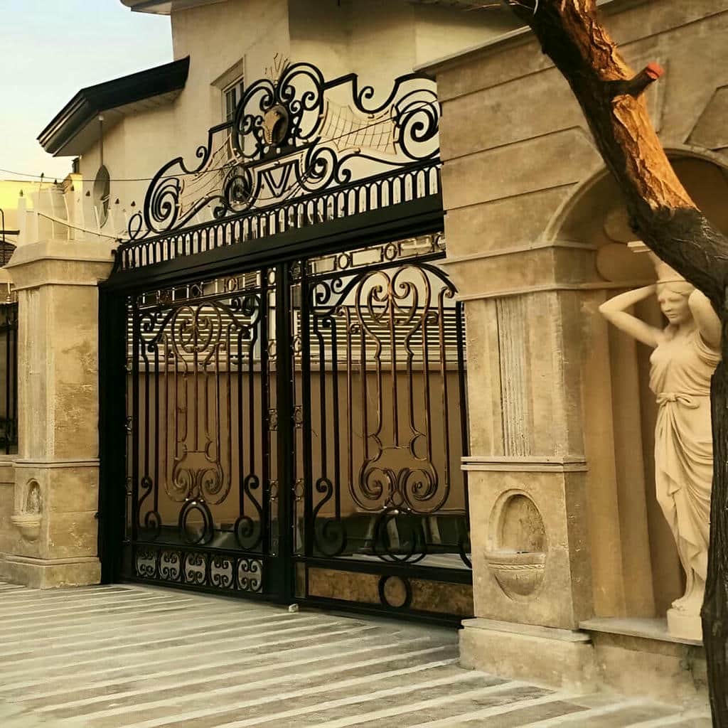 درب پارکینگ ویلایی دو لنگه با طرح مشبک