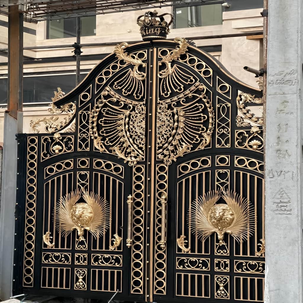 اجرای درب پارکینگ ویلایی دو لنگه ورق‌دار