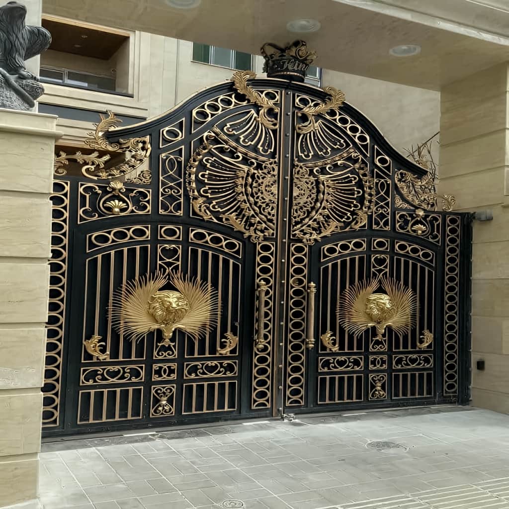 اجرای درب فلزی طرح چوب ورودی با پوشش محافظ