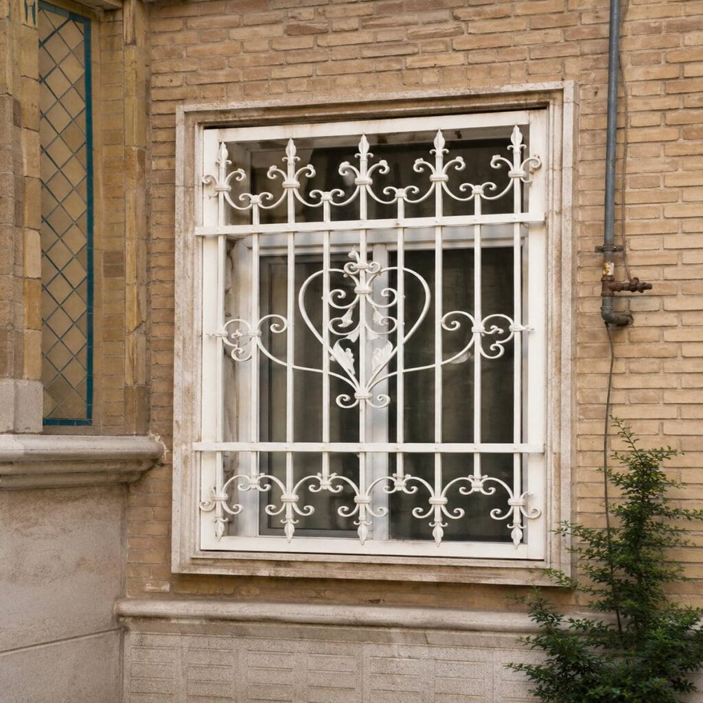 خرید حفاظ پنجره رنگی کوره ای متناسب با رنگ نما