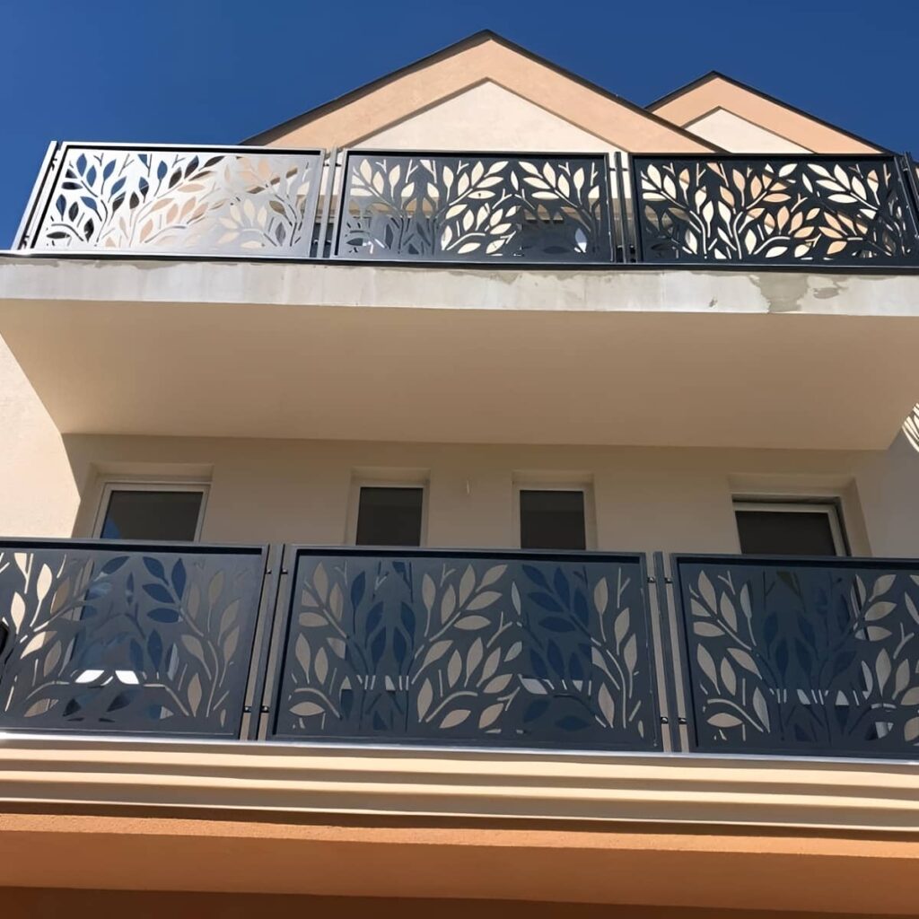 نرده بالکن سفارشی ویلا