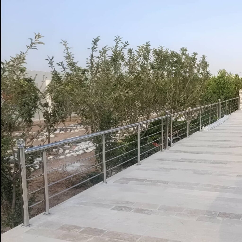 نرده فلزی با پوشش مقاوم