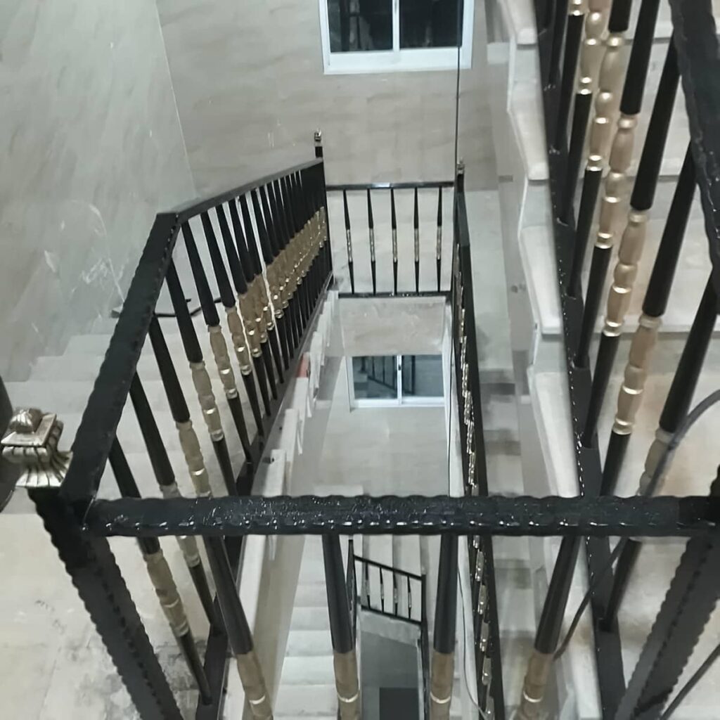 حفاظ تراس با فرم تزئینی