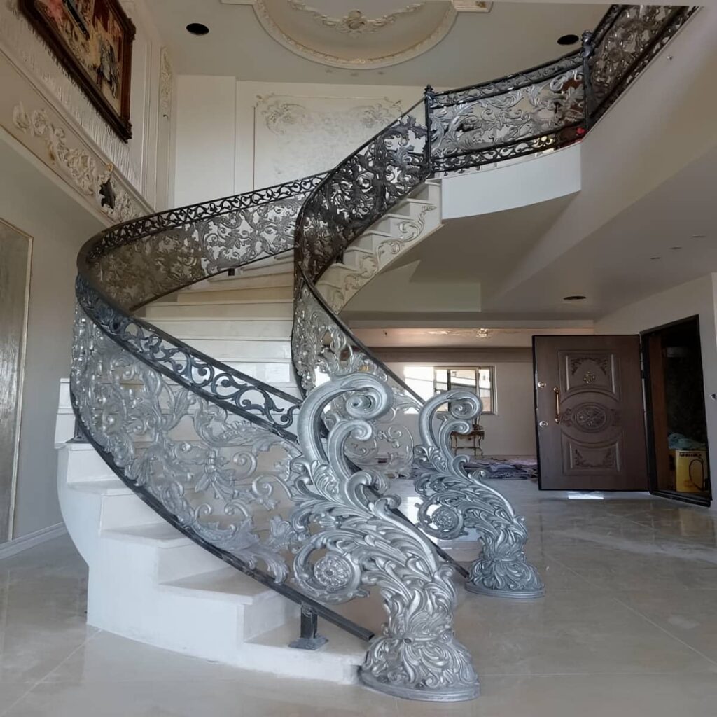 نرده فرفورژه نمای ساختمان