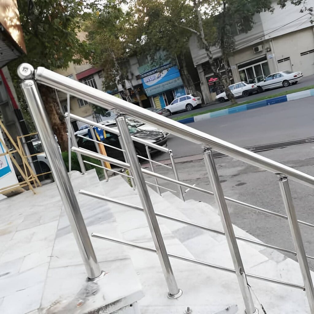 حفاظ بالکن استیل ساختمان در استان یزد
