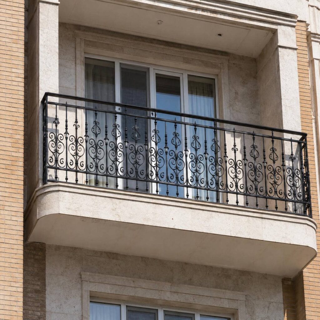 حفاظ تراس فلزی ساختمان
