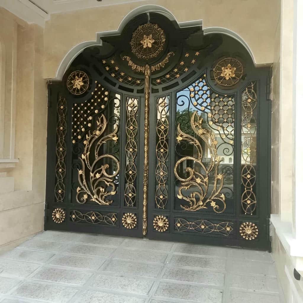 درب آهنی سمنان با طراحی کلاسیک