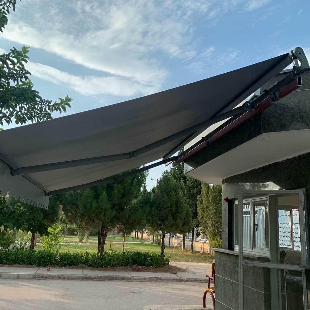 سایبان برقی سفارشی در قم
