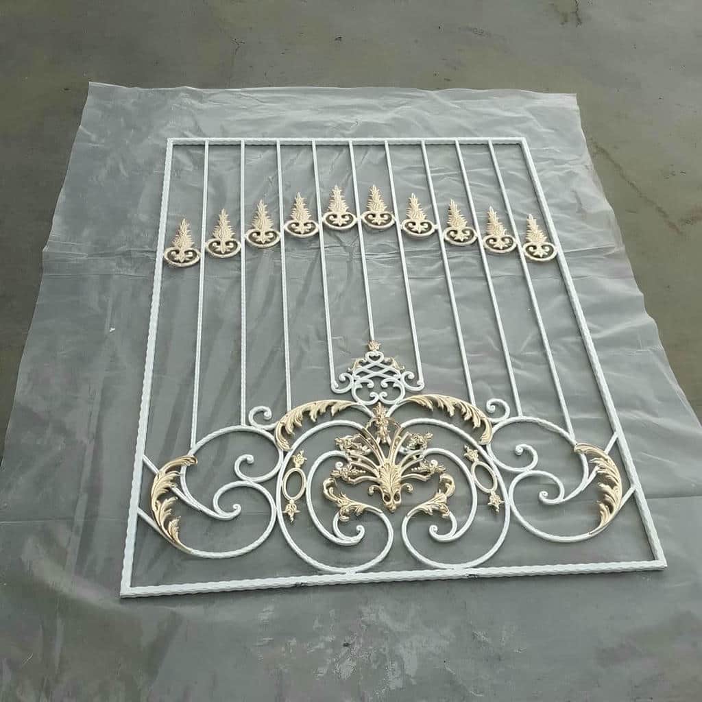 نرده پنجره آهنی ساختمان